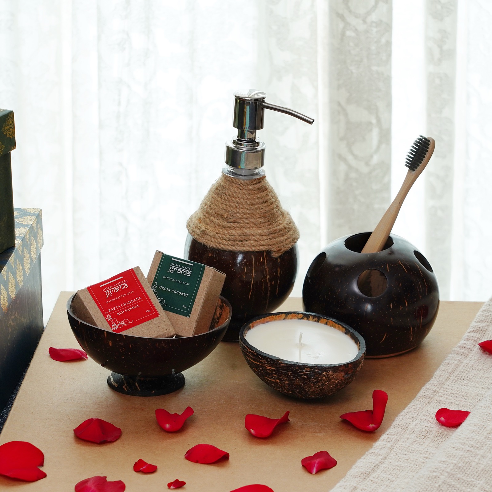 Thenga bath and body set